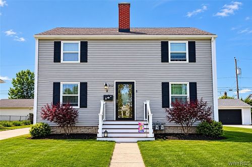 312 W Girard Blvd, Tonawanda, NY, 14217-1839 | Card Image