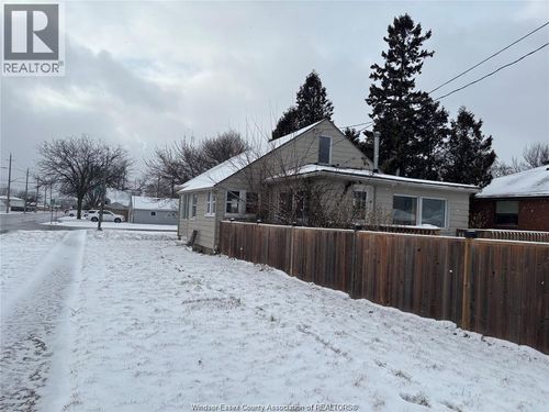 3398 Byng Rd, Windsor, ON, N8W3H4 | Card Image