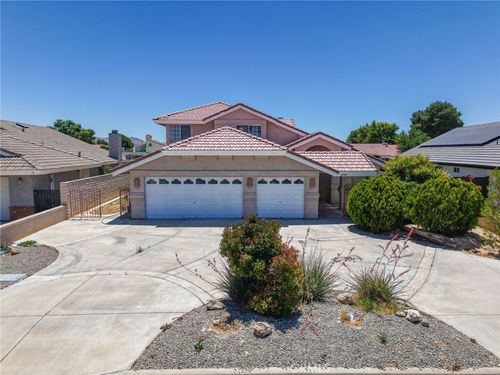14389 Ironsides Ln, Helendale, CA, 92342-7795 | Card Image