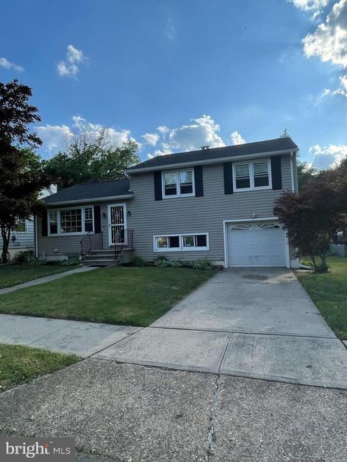31 Pershing Ave, Ewing, NJ, 08618-2644 | Card Image