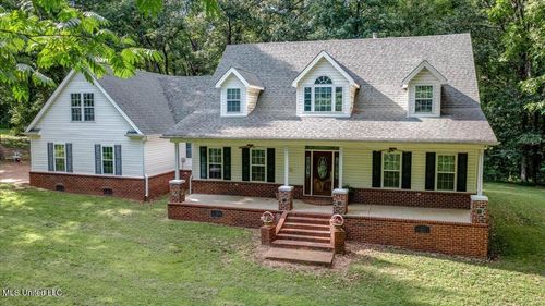 1995 Highway 301 N, Lake Cormorant, MS, 38641-9535 | Card Image