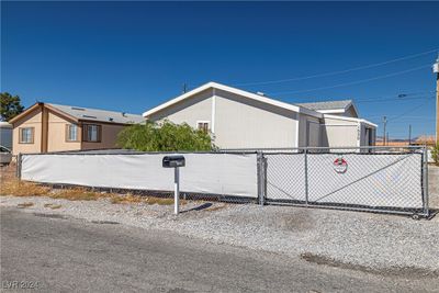 1530 E Firebird Circle, House other with 3 bedrooms, 1 bathrooms and null parking in Pahrump NV | Image 1