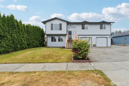 13820 51st Dr Ne, Marysville, WA, 98271-6647 | Card Image