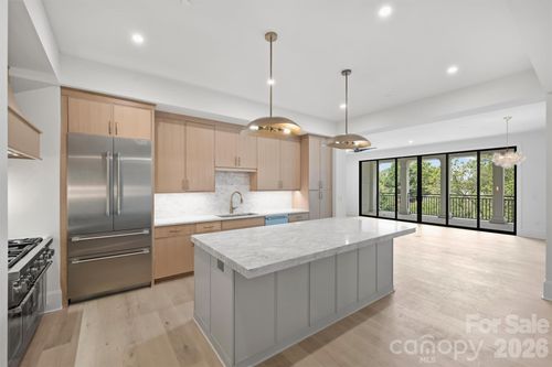 301-409 Queens Rd, Charlotte, NC, 28207-1421 | Card Image