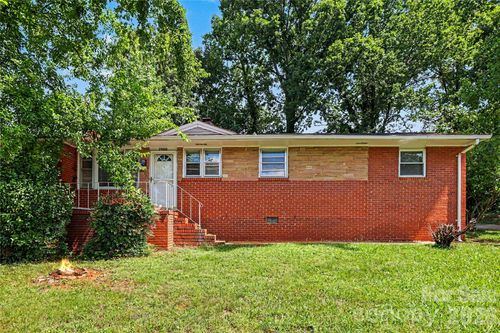 2000 Russell Ave, Charlotte, NC, 28216-5051 | Card Image
