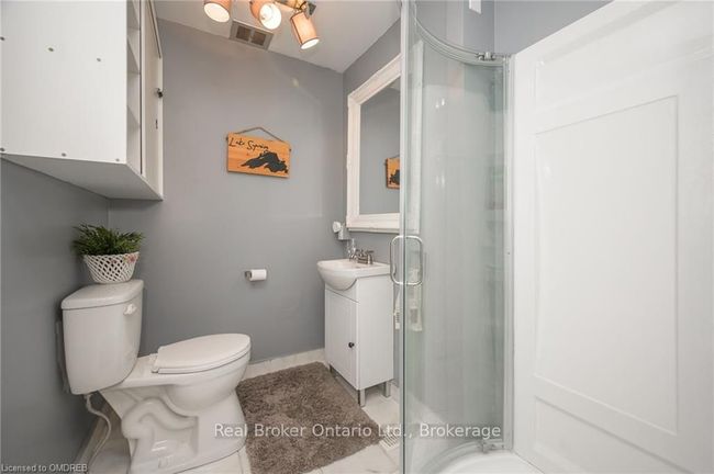 3318 Dundas St, House other with 3 bedrooms, 2 bathrooms and 6 parking in Burlington ON | Image 26