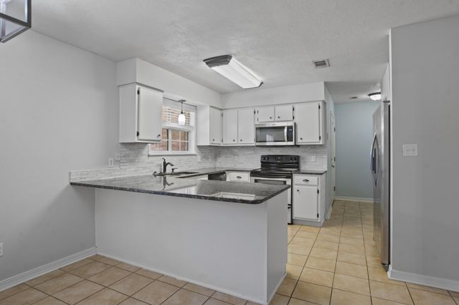 Kitchen view 2 | Image 14