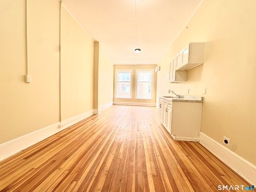 3a-105 Bank St, Waterbury, CT, 06702-2205 | Card Image