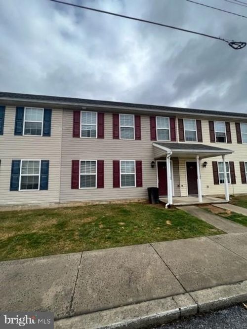 127 S Seneca St, SHIPPENSBURG, PA, 17257-1245 | Card Image