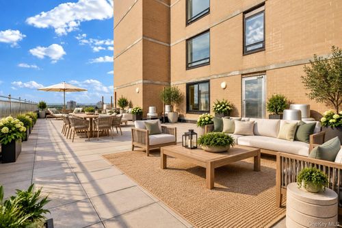 15b-11624 Grosvenor Ln, Richmond Hill, NY, 11418-3452 | Card Image