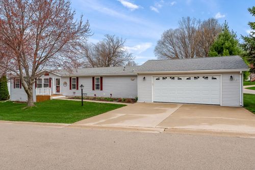 8401 Tamarack Dr, MACHESNEY PARK, IL, 61115-8346 | Card Image