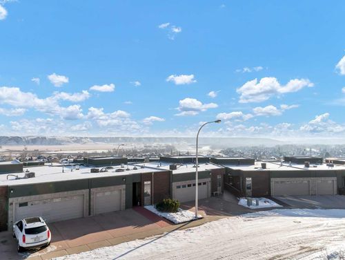 6 Palisades Way Ne, Medicine Hat, AB, T1C2B4 | Card Image