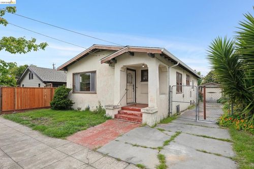 2534 Mathews St, Berkeley, CA, 94702-2042 | Card Image