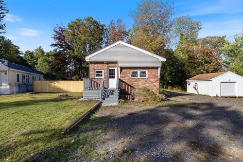 3 Margaret Ave, Raymond, NH, 03077-2052 | Card Image