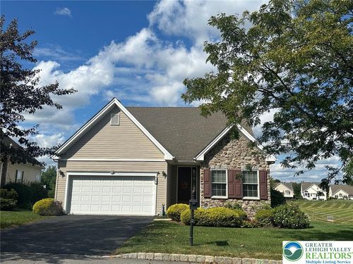 14 Glasgow Way, Palmer Twp, PA, 18045-2185 | Card Image