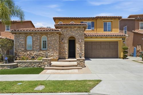 2829 Alamitos Rd, Brea, CA, 92821-7417 | Card Image
