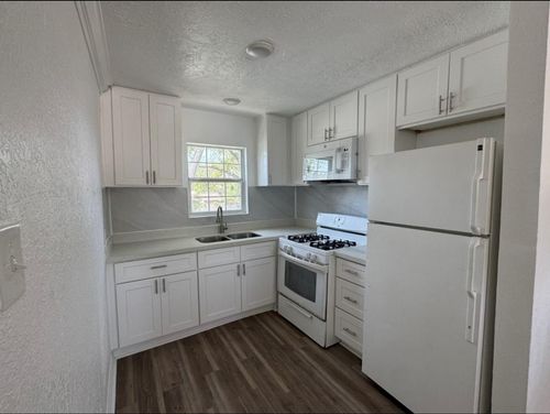 a2-923 Knight St, Houston, TX, 77022-2741 | Card Image