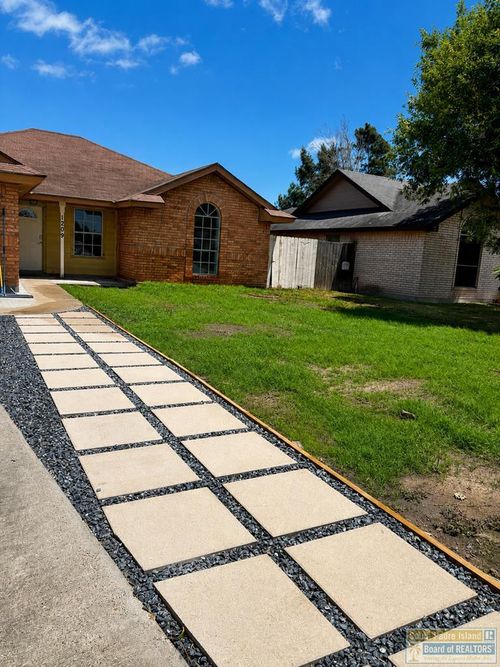 1209 Mango Ct, Laguna Vista, TX, 78578-2739 | Card Image