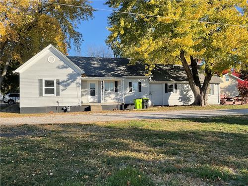 405 N Shelby St, Moweaqua, IL, 62550-1053 | Card Image