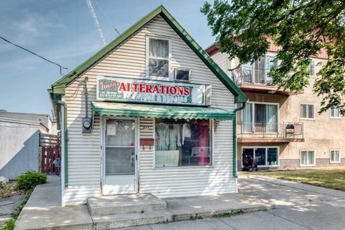 632 Marsh Rd Ne, Calgary, AB, T2E5B3 | Card Image