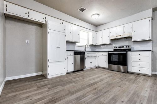 617 Queensboro Place, Yukon, OK, 73099 | Card Image