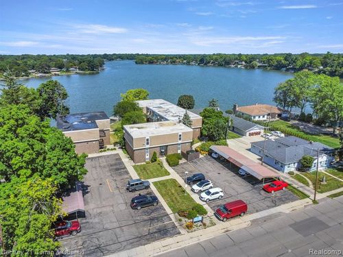 apt-303-250 N Liberty St, Belleville, MI, 48111-2664 | Card Image