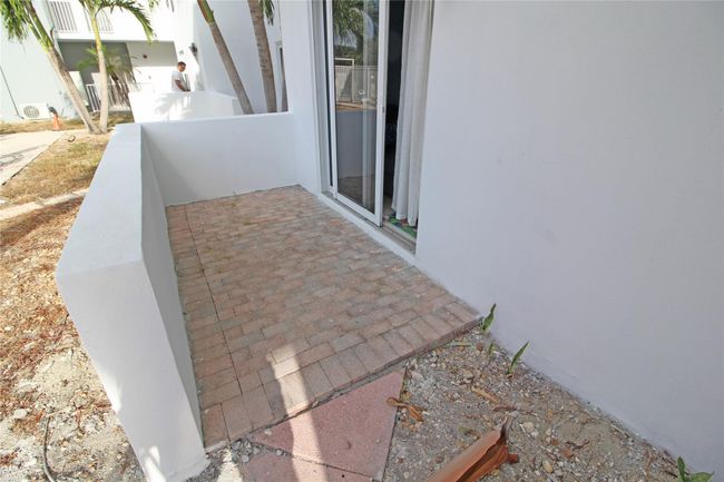APT-103D - 2860 Ne 14 Th Street Cswy, Condo with 2 bedrooms, 2 bathrooms and null parking in Pompano Beach FL | Image 10