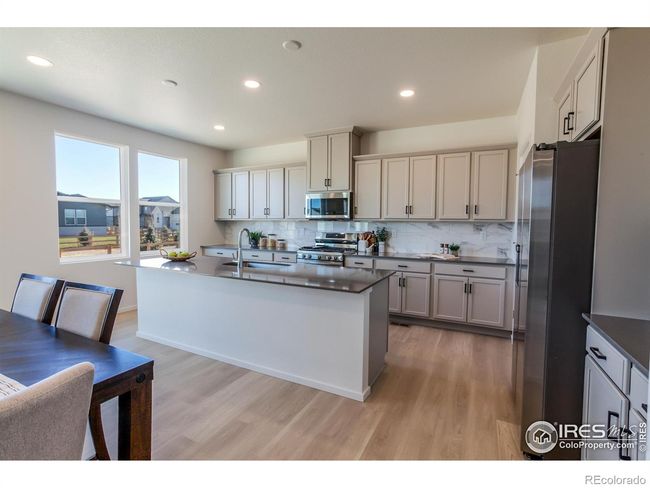 KITCHEN | Image 9
