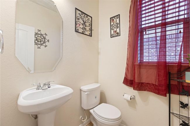 Half bath near the entry way | Image 9