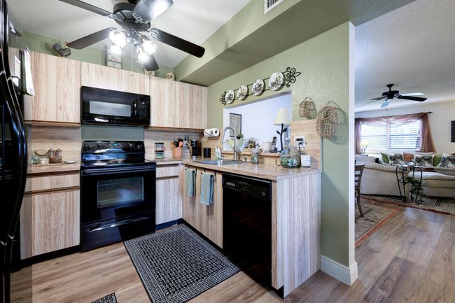 APT-104 - 7626 Tahiti Ln, Condo with 2 bedrooms, 2 bathrooms and null parking in Lake Worth FL | Image 15