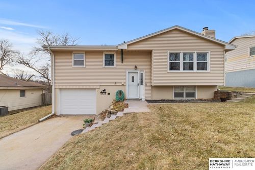 6524 N 75 Street, Omaha, NE, 68136 | Card Image