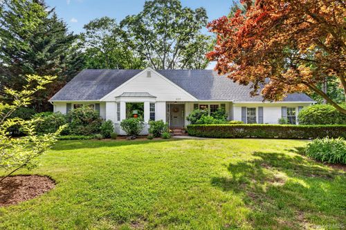 220 Cherry Valley Ave, Garden City, NY, 11530-1528 | Card Image