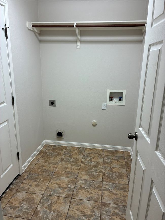 7702 Squirrel Hollow Dr, House other with 3 bedrooms, 2 bathrooms and 4 parking in Georgetown TX | Image 13