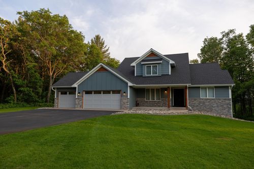 13975 272nd Ave Nw, Zimmerman, MN, 55398-8679 | Card Image