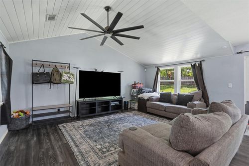 313 S Montie Ave, Pauls Valley, OK, 73075-5646 | Card Image