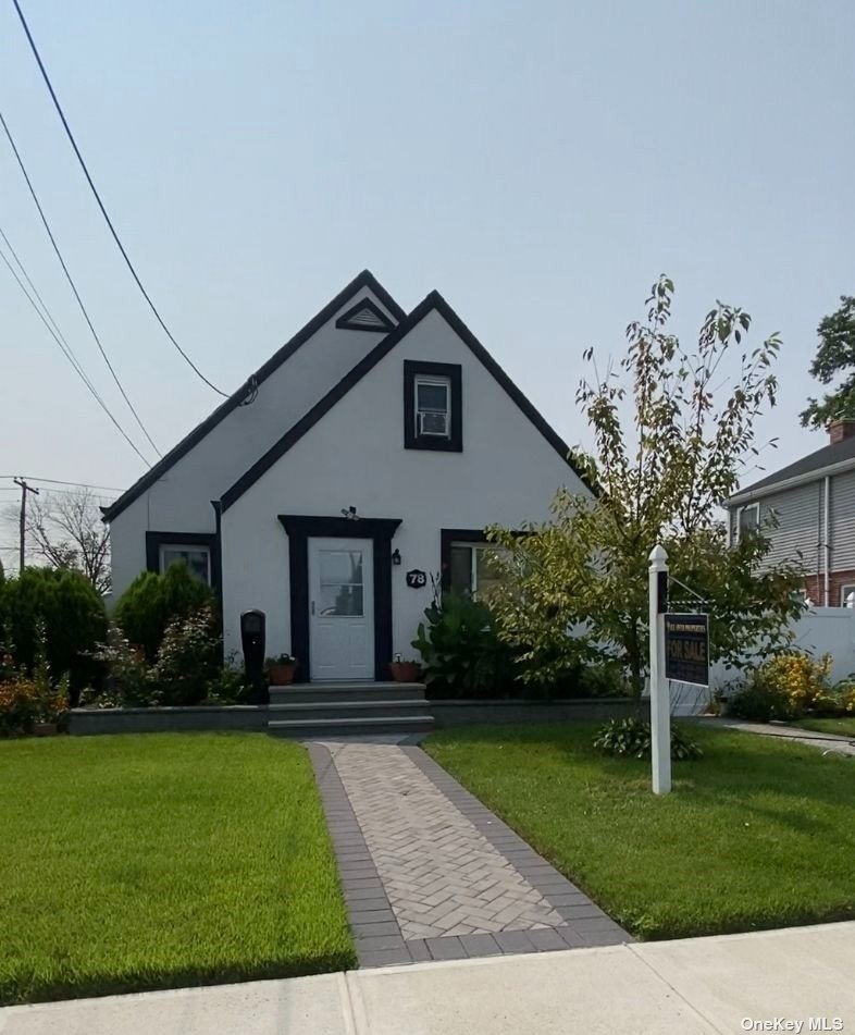 Cliff Ave, Hempstead, NY 11550