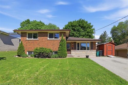 149 Avondale Rd, Cambridge, ON, N3C2E5 | Card Image