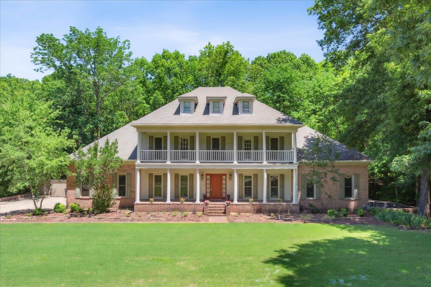 Ellen Davies Dr, Bartlett, TN 38133