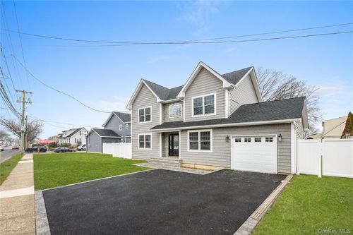 961 N Broadway, Massapequa, NY, 11758-2356 | Card Image