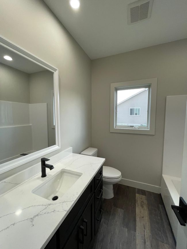 Full Bathroom | Image 15