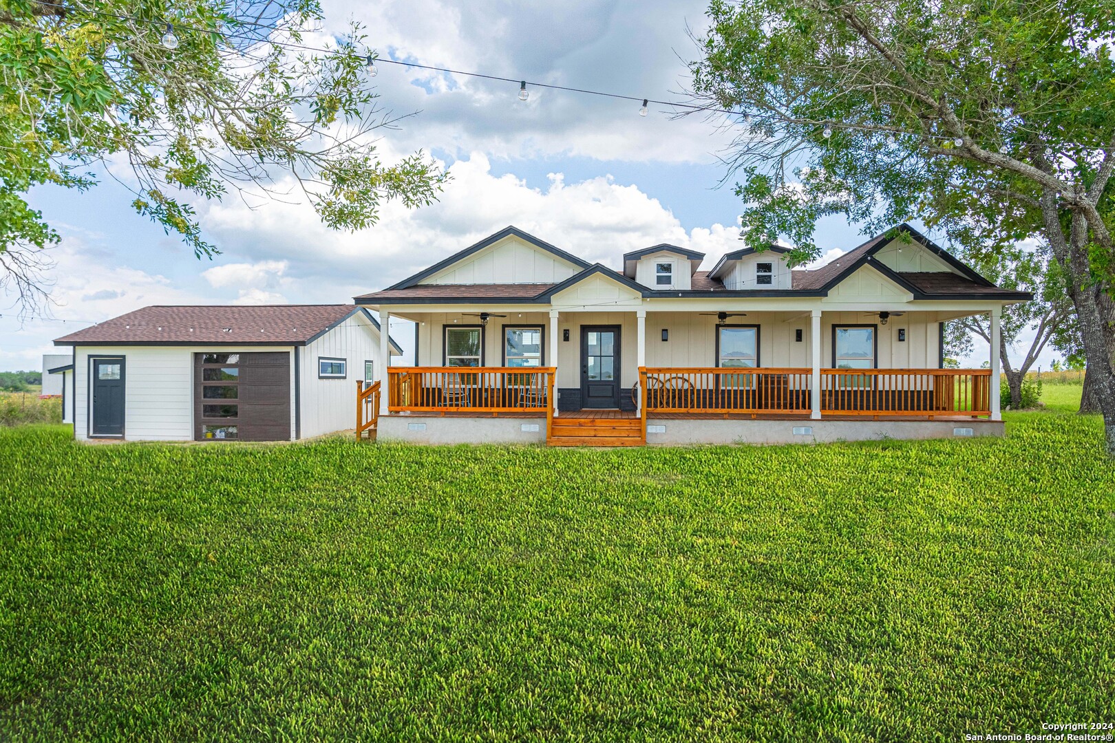 Adcock Ln, Poteet, TX 78065