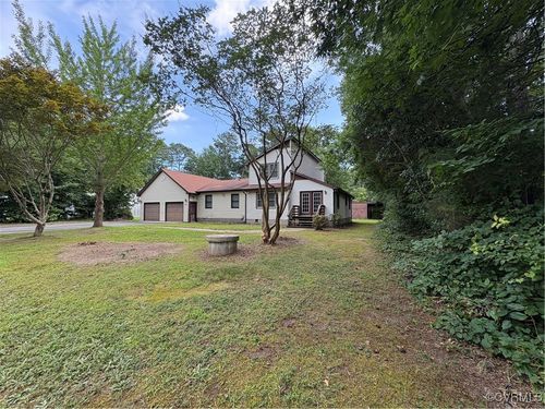 209 Pineview Dr, Hartfield, VA, 23071 | Card Image