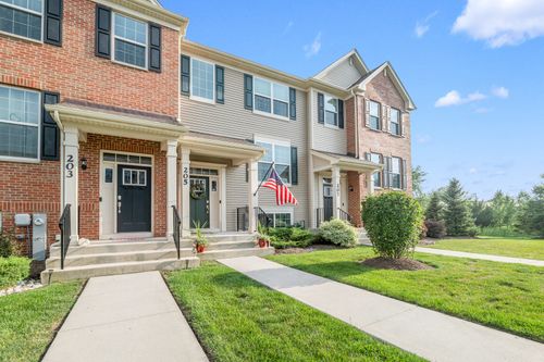 205 Lakeshore Dr, Oswego, IL, 60543-5132 | Card Image