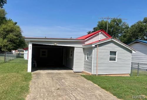 506 Fleming St, Bernie, MO, 63822-9423 | Card Image