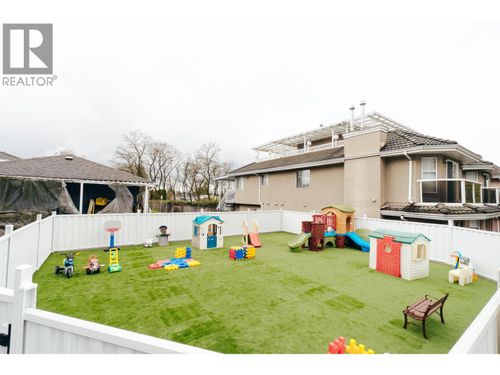 8691 Armstrong Ave, Burnaby, BC, V3N2H4 | Card Image