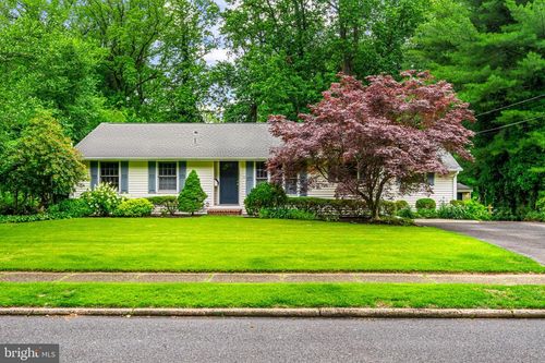10 S Shirley Ave, Moorestown, NJ, 08057-2215 | Card Image