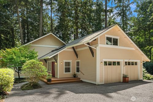 14744 Sivertson Road Ne, Bainbridge Island, WA, 98110 | Card Image