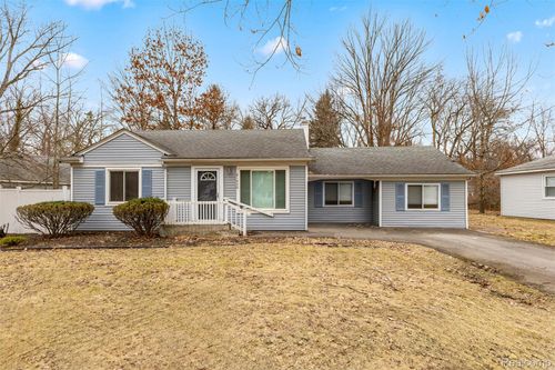 21450 Frazer Ave, Southfield, MI, 48075-3886 | Card Image