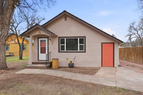 842 S 6th St, Hot Springs, SD, 57747-2841 | Card Image