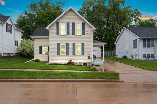 124 Willow Street, LITTLE CHUTE, WI, 54140 | Card Image